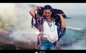 '_Aaj Ambience Ishqholic Hai'_ Effective Video Song - Sonakshi Sinha, Meet Bros - T-Series - YouTube.