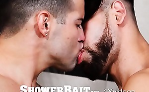 Showerbait warm up toy shower fuck with casey everett and fx rios