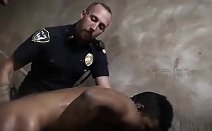 Gay male cop shackled sex movie Suspect on put emphasize Run, Gets Deep Dick